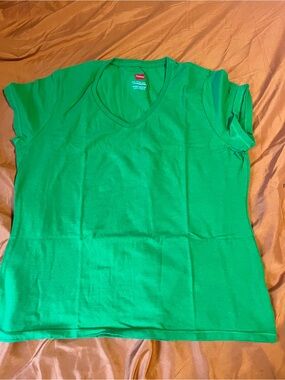 Hanes Women's V-Neck Tee in Green